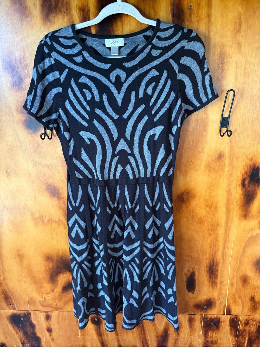 LOFT Black and Gray Short-Sleeve Patterned Knit Dress